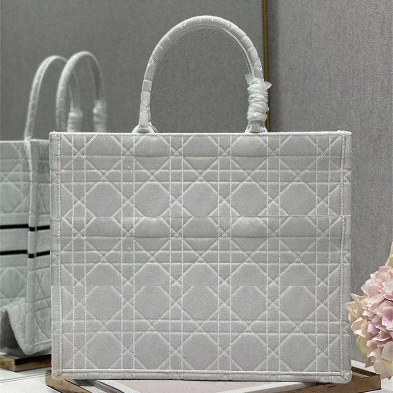 2022 book tote shopping bag cherry luxury blossom flowers fashion animal canvas Designer Embroidery handbag bookbags Printed large capacity printing H2IC#
2022 book tote shopping bag cherry luxury blossom flowers fashion animal canvas Designer Embroidery handbag bookbags Printed large capacity printing H2IC#