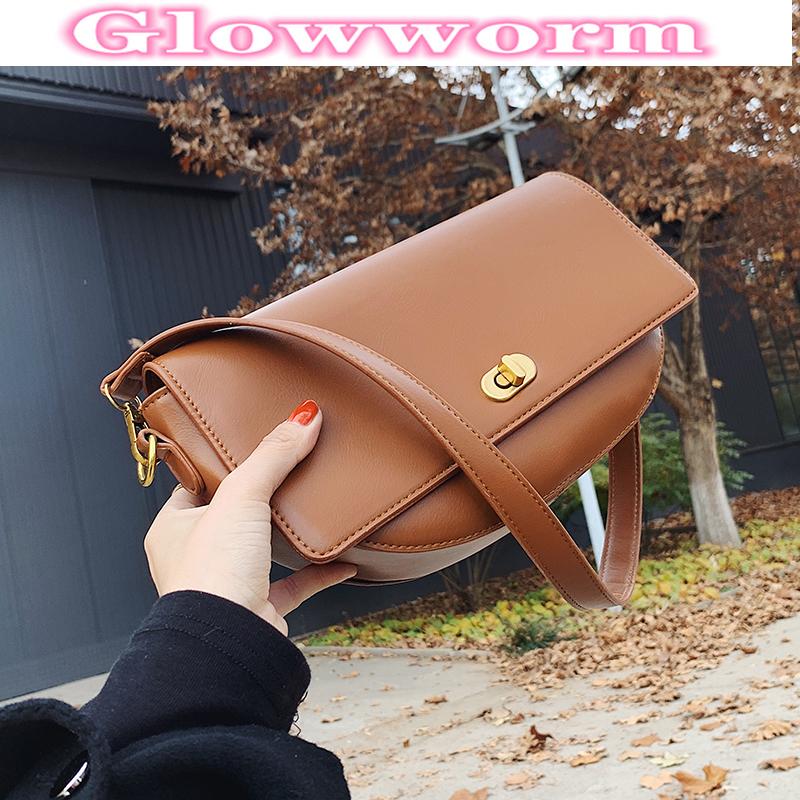 Retro high quality messenger bag 2021 autumn and winter new fashion women's designer western style one-shoulder armpit bag, Black
Retro high quality messenger bag 2021 autumn and winter new fashion women's designer western style one-shoulder armpit bag, Black