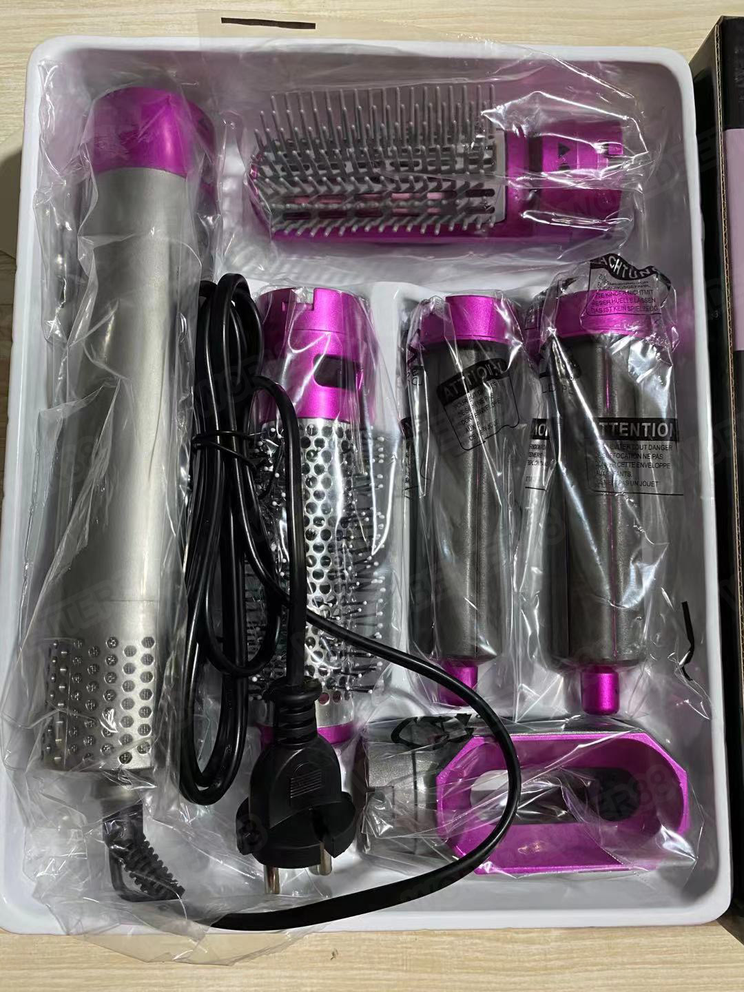 European American five-in-one hot air comb hair dryer five-function modeling European, American, British and Australian plug
European American five-in-one hot air comb hair dryer five-function modeling European, American, British and Australian plug