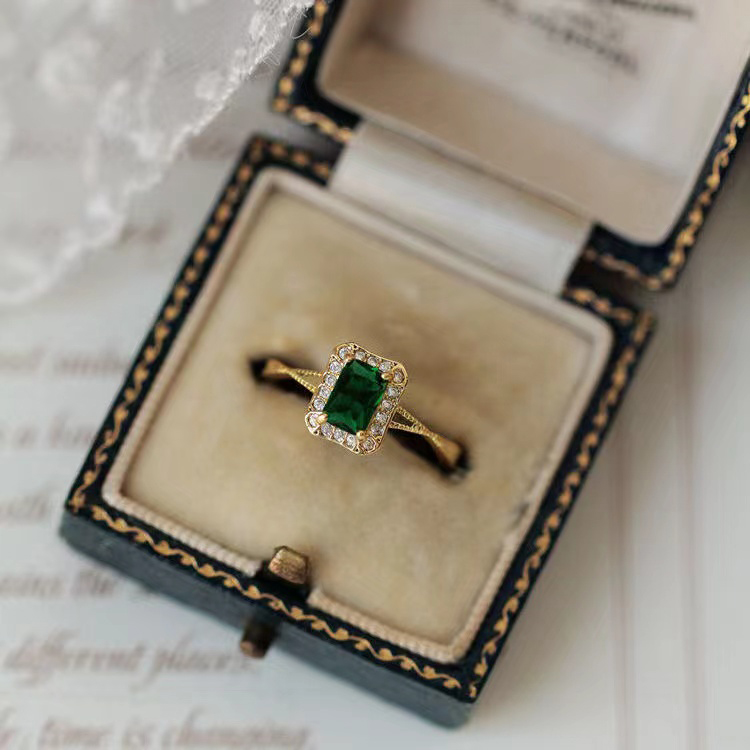 Designers ring Fashion high quality women charm Jewely Light luxury designer women's Court retro Emerald rings opening Diamond gold plating styles nice wholesale
Designers ring Fashion high quality women charm Jewely Light luxury designer women's Court retro Emerald rings opening Diamond gold plating styles nice wholesale
