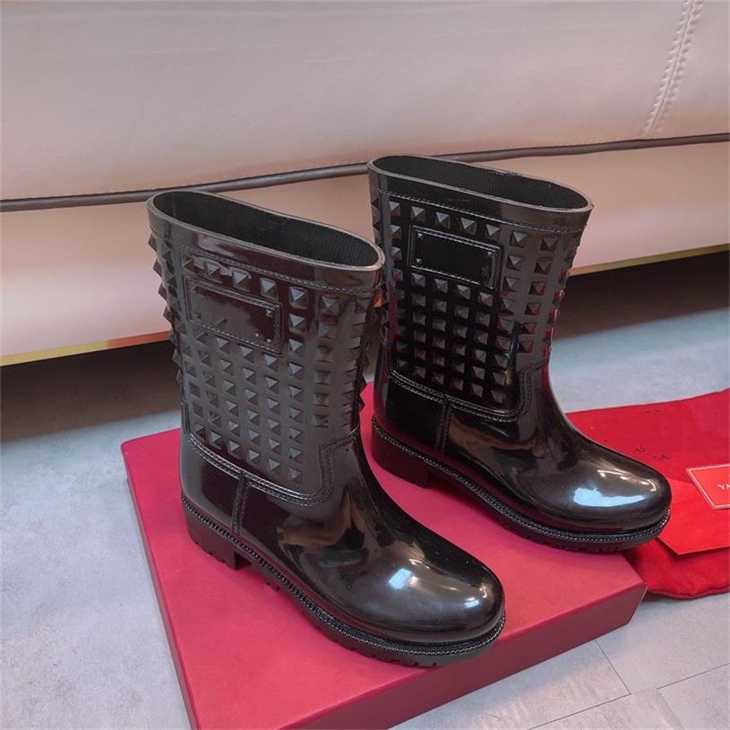Women Betty PVC rain boots womens chunky Bootis Designer half Boot ladies dress shoes brand 100% Real Leather Medal Coarse Non-Slip Winter, 01
Women Betty PVC rain boots womens chunky Bootis Designer half Boot ladies dress shoes brand 100% Real Leather Medal Coarse Non-Slip Winter, 01
