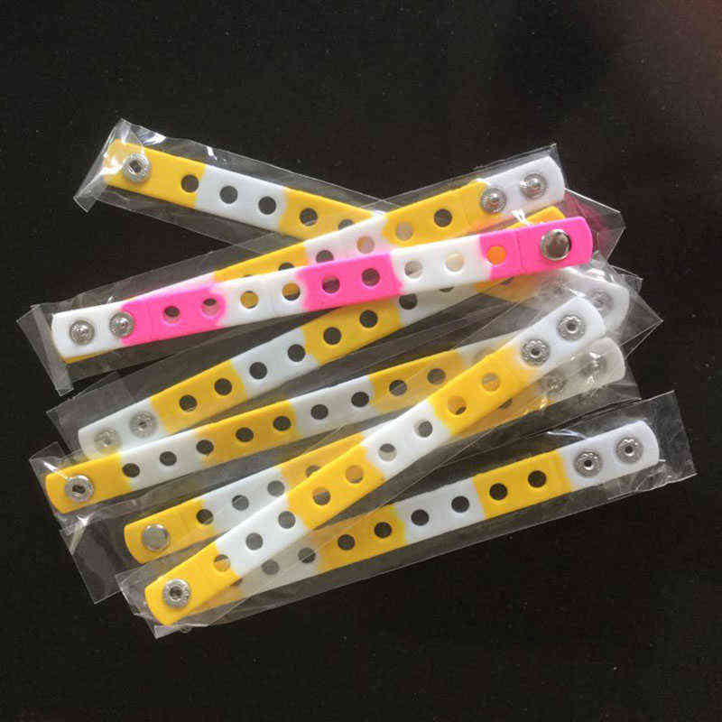 20pcs/lot Mix Style Random Silicone Bracelet Wristband 18cm Fit Shoe Charms Shoe Buckle Wristband Rubber Wrist Strap 220117