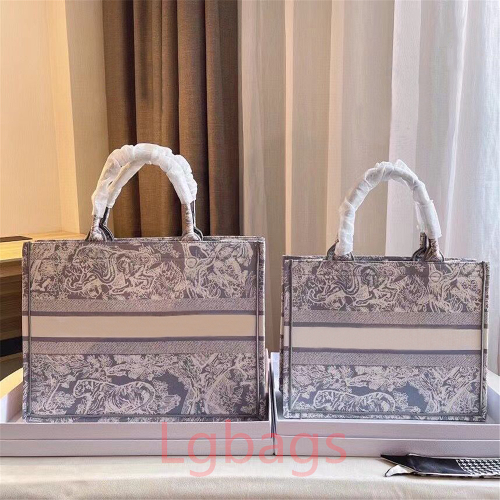 High Quality Classic Colorful Book Totes Bag Luxurys Fashion Designer Handbag Embroidered Handbags Large Capacity Travel Canvas Shopping Bags, Shipping packaging bag
High Quality Classic Colorful Book Totes Bag Luxurys Fashion Designer Handbag Embroidered Handbags Large Capacity Travel Canvas Shopping Bags, Shipping packaging bag
