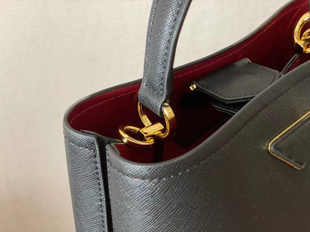 PRAD Designer Women Mini Bucket Bag tote Palmar pattern cowhide high quality purse handbag messenger crossbody wallet Inclined shoulder Credit card bags 19x18cm GH, Customized
PRAD Designer Women Mini Bucket Bag tote Palmar pattern cowhide high quality purse handbag messenger crossbody wallet Inclined shoulder Credit card bags 19x18cm GH, Customized