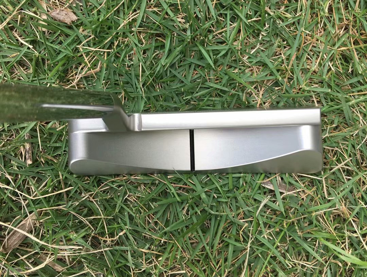 2018LA Putters Top Quality Brand Golf Clubs Weight Removable With Shaft And Headcover Right Handed
2018LA Putters Top Quality Brand Golf Clubs Weight Removable With Shaft And Headcover Right Handed
