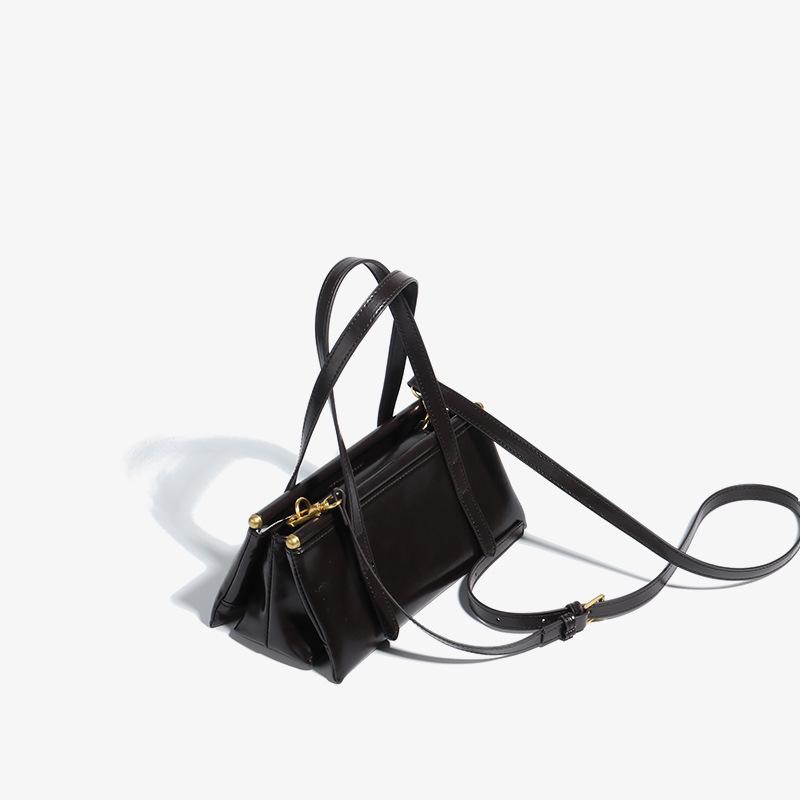 Evening Bags Fashion Shoulder For Women High Quality Genuine Leather Crossbody Handbag Designer Tote Messenger Bag
Evening Bags Fashion Shoulder For Women High Quality Genuine Leather Crossbody Handbag Designer Tote Messenger Bag