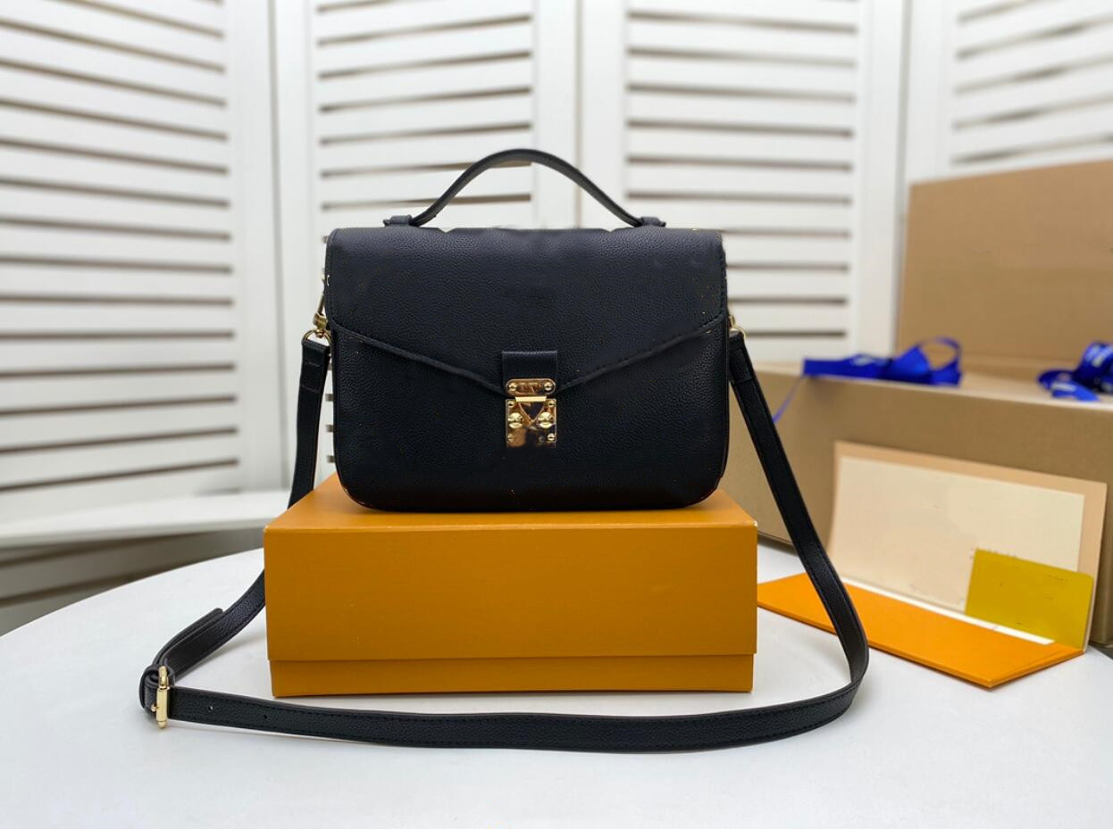 Designer bags fashion high-quality ladies detachable shoulder strap, easy to carry or cross-body retro handbags classic lock, Black
Designer bags fashion high-quality ladies detachable shoulder strap, easy to carry or cross-body retro handbags classic lock, Black