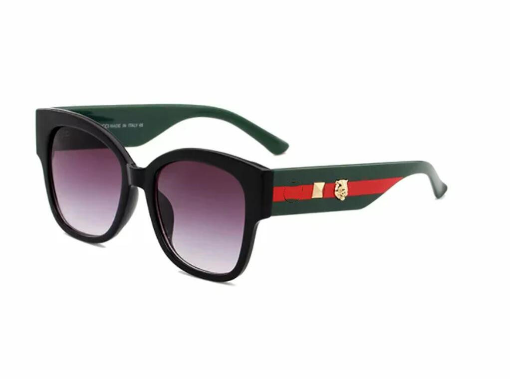 Luxury Desinger Square Sunglasses with Stamp UV400 Full Frame Sunglasses for Women Men Fashion Accessories High Quality F624, Silver
Luxury Desinger Square Sunglasses with Stamp UV400 Full Frame Sunglasses for Women Men Fashion Accessories High Quality F624, Silver