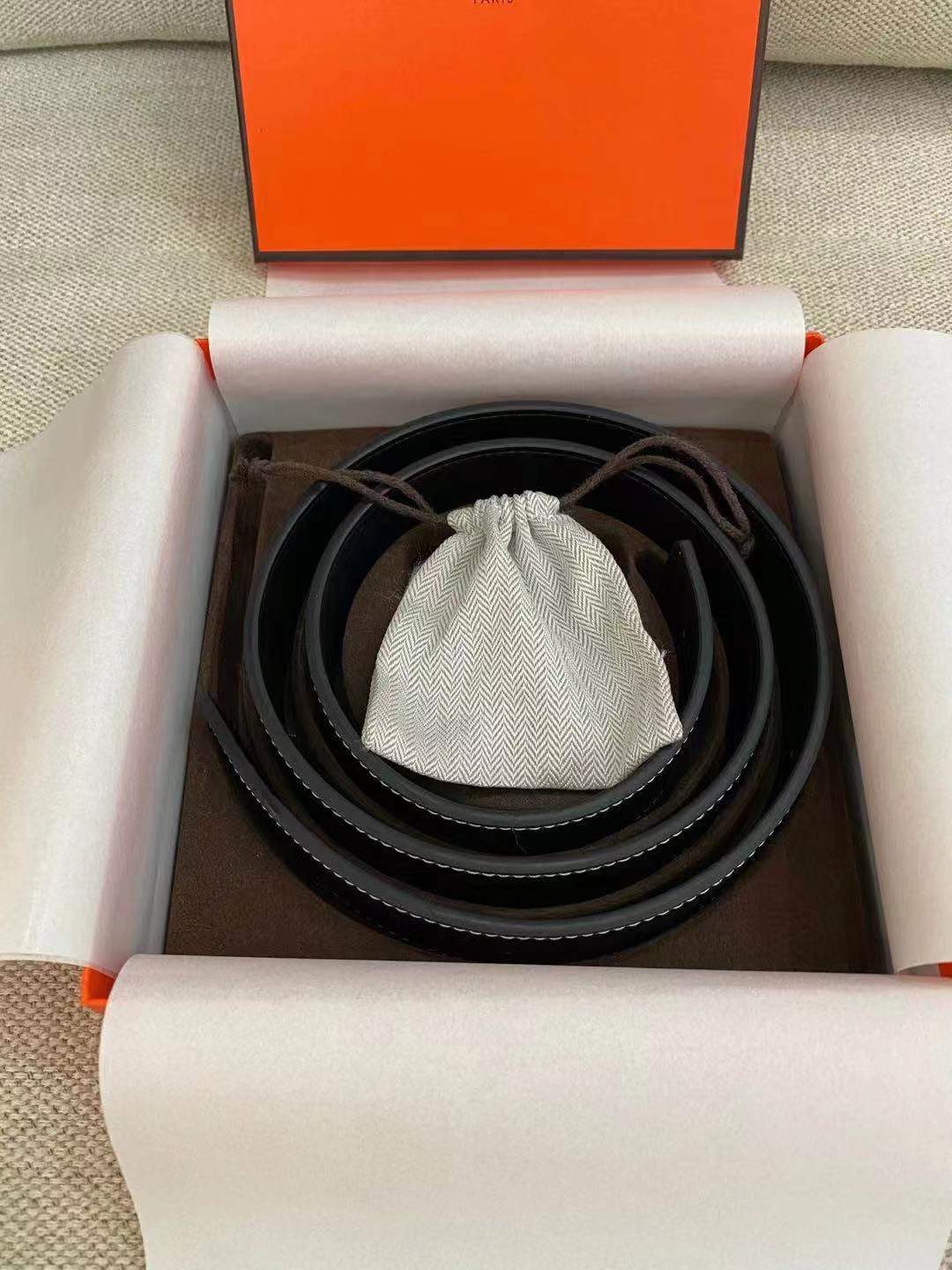Fashion Men Belt Designer Luxury Business Smooth H Buckle Mens Belts For Luxury Belt NO Box Free Shipping, Black;brown
Fashion Men Belt Designer Luxury Business Smooth H Buckle Mens Belts For Luxury Belt NO Box Free Shipping, Black;brown