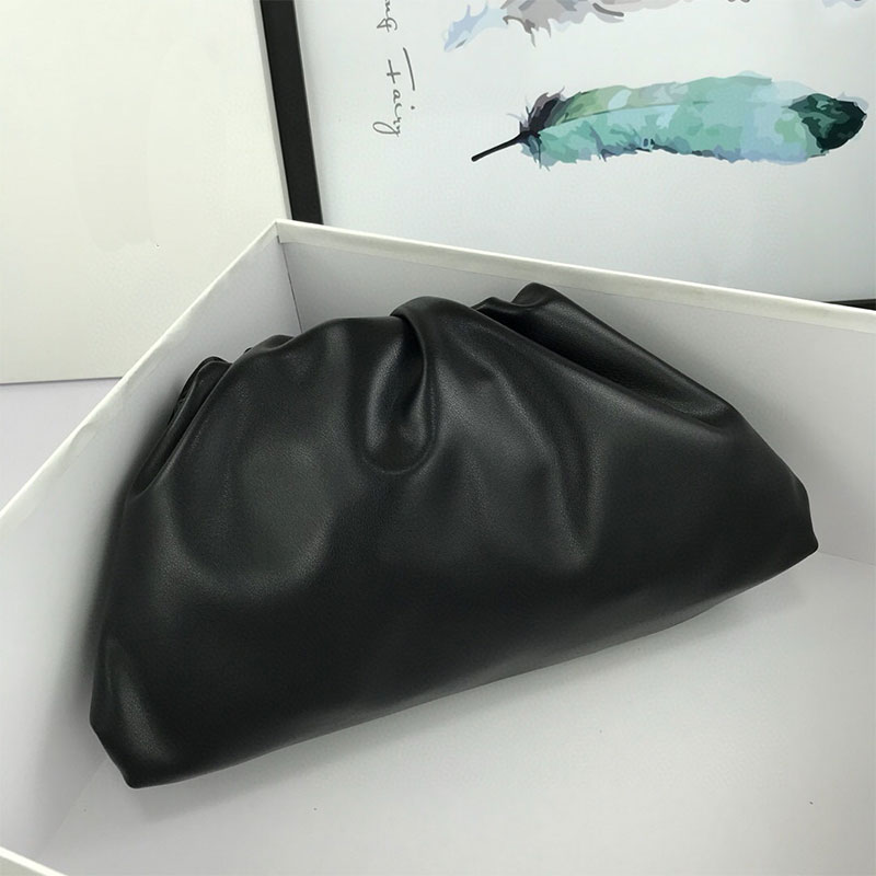 Fashion designer bag Women's small waist Bags High-quality clutch Bag, made of genuine leather, convenient, simple, fashionable and nov
Fashion designer bag Women's small waist Bags High-quality clutch Bag, made of genuine leather, convenient, simple, fashionable and nov