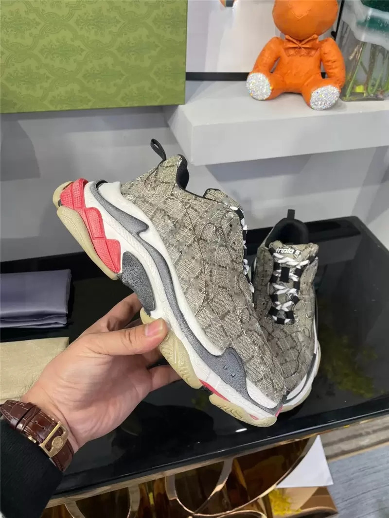 GxB Luxury designer Casual Shoes Authentic Hacker Project Triple S Men's Size 43 NEW with Box, Don't pay it
GxB Luxury designer Casual Shoes Authentic Hacker Project Triple S Men's Size 43 NEW with Box, Don't pay it