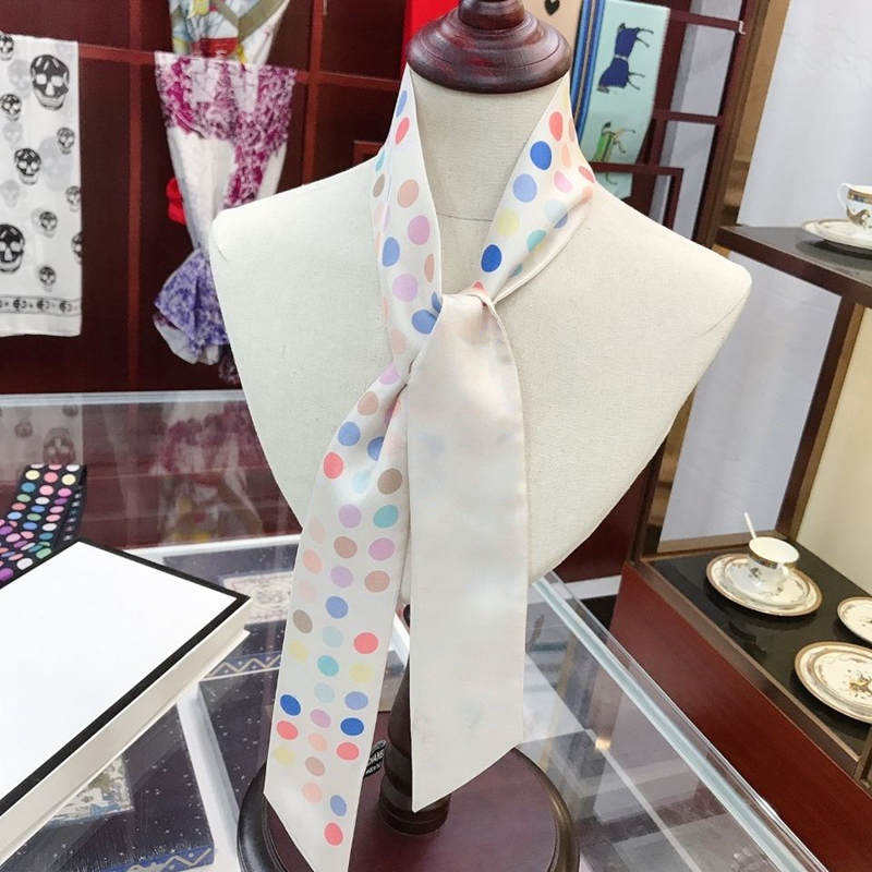 New arriver Designer Design Woman's Scarf, Fashion letter Handbag Scarves, Neckties, Hair bundles , 100%silk material Wraps
New arriver Designer Design Woman's Scarf, Fashion letter Handbag Scarves, Neckties, Hair bundles , 100%silk material Wraps