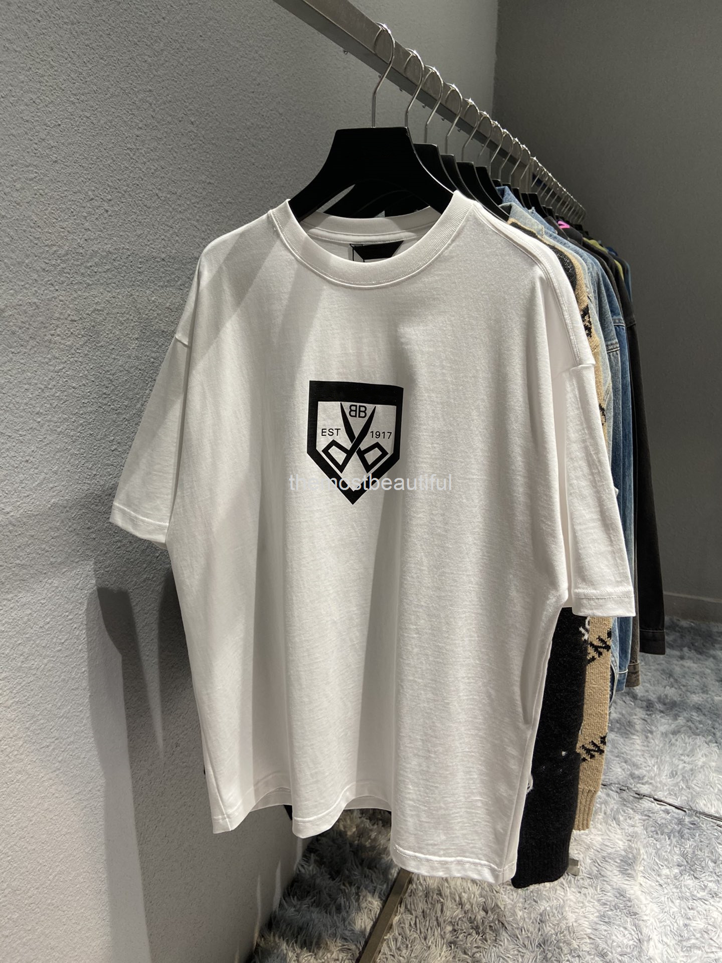 Women's T-Shirt Spring and summer high version b shield scissors print Pullover round neck loose versatile men's women's same T-shirt short sleeve, 2# packing bag
Women's T-Shirt Spring and summer high version b shield scissors print Pullover round neck loose versatile men's women's same T-shirt short sleeve, 2# packing bag
