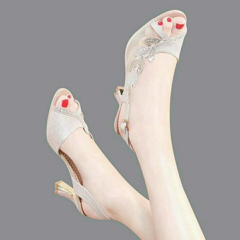 Fish Mouth Sandals Women 2021 Summer New Women's Thick-heeled Mesh High-heel Sandals One Word Buckle Mid-heel Shoes Women, White
Fish Mouth Sandals Women 2021 Summer New Women's Thick-heeled Mesh High-heel Sandals One Word Buckle Mid-heel Shoes Women, White