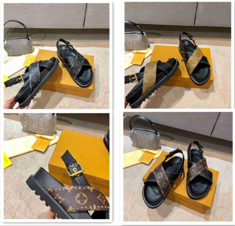 2021 men fashion summer lock slipper Graffiti Sandals women genuine cowhide leather Shoes with logo box Flat slippers Large size 35-40 
2021 men fashion summer lock slipper Graffiti Sandals women genuine cowhide leather Shoes with logo box Flat slippers Large size 35-40