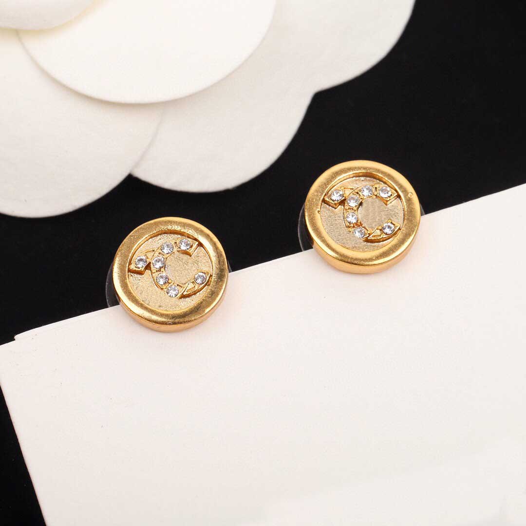 Luxury quality small round shape stud earring with diamond for women wedding and engagement jewelry gift have box stamp PS3307A, Golden
Luxury quality small round shape stud earring with diamond for women wedding and engagement jewelry gift have box stamp PS3307A, Golden