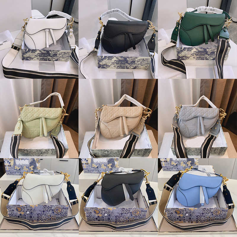 Genuine Leather Saddle Bags Brand Designer's Shoulder Bag Ladies' Temperament Fashion Luxury Frosted Embroidered Leather Portable With Box, Colour 20 21x18cm
Genuine Leather Saddle Bags Brand Designer's Shoulder Bag Ladies' Temperament Fashion Luxury Frosted Embroidered Leather Portable With Box, Colour 20 21x18cm