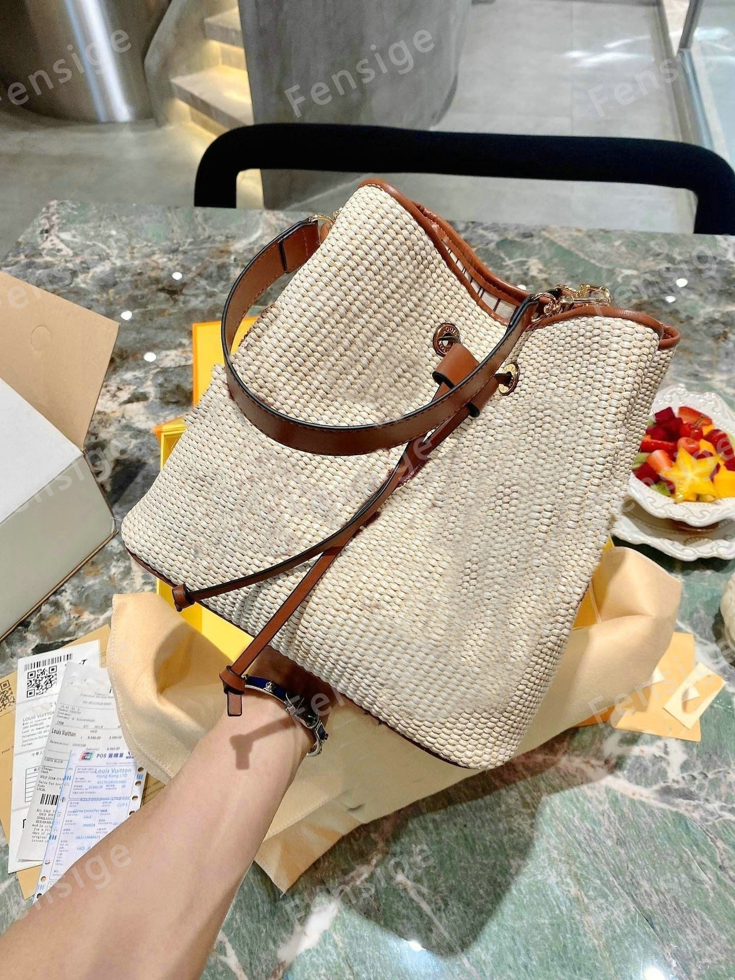 SS21 NEONOE bags Braided Crafty straw braid Leather graffiti tote Handbags Bucket Clutch Bag Desinger Presbyopic Shopping Womens Handbag M45716 M45497, Others
SS21 NEONOE bags Braided Crafty straw braid Leather graffiti tote Handbags Bucket Clutch Bag Desinger Presbyopic Shopping Womens Handbag M45716 M45497, Others