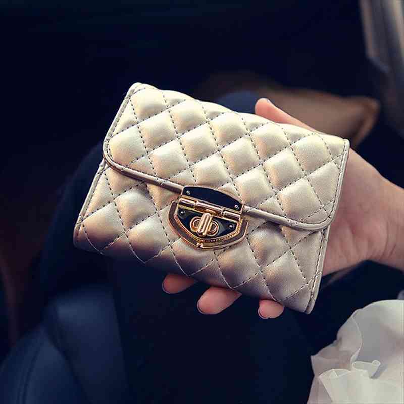 famous brand spring lock short women wallet vintage multifunction coin pocket purse card holder female clutch wallets, Red;black
famous brand spring lock short women wallet vintage multifunction coin pocket purse card holder female clutch wallets, Red;black