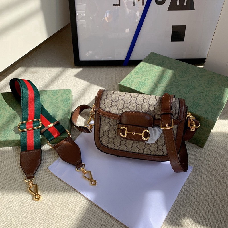 gift 1955 Horsebit shoulder crossbody bags real leather/canvas handbags totes Luxurys Designers Saddle purses men women
gift 1955 Horsebit shoulder crossbody bags real leather/canvas handbags totes Luxurys Designers Saddle purses men women