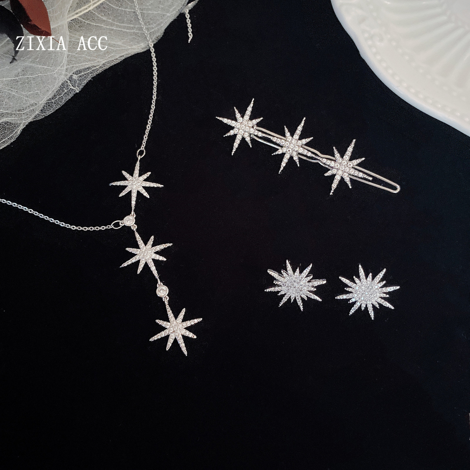 South Korea APM six Star Diamond hairpin with Lady necklace earrings headdress net red W4U8
South Korea APM six Star Diamond hairpin with Lady necklace earrings headdress net red W4U8