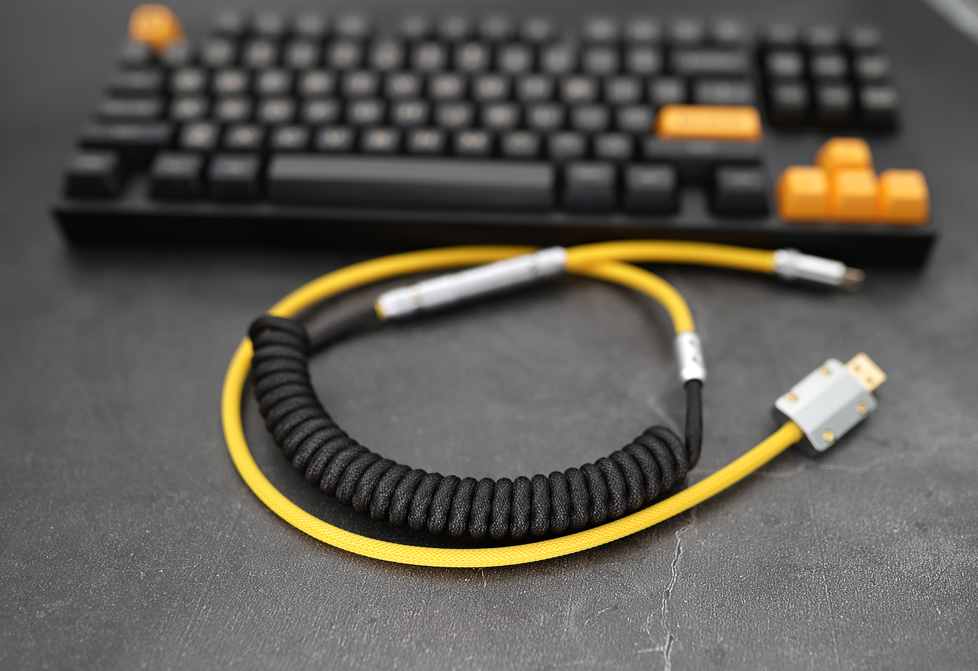 GeekCable Handmade Customized Mechanical Keyboard Data Cable For MAXKEY Theme SP Keycap Line Yellow Screen Colorway