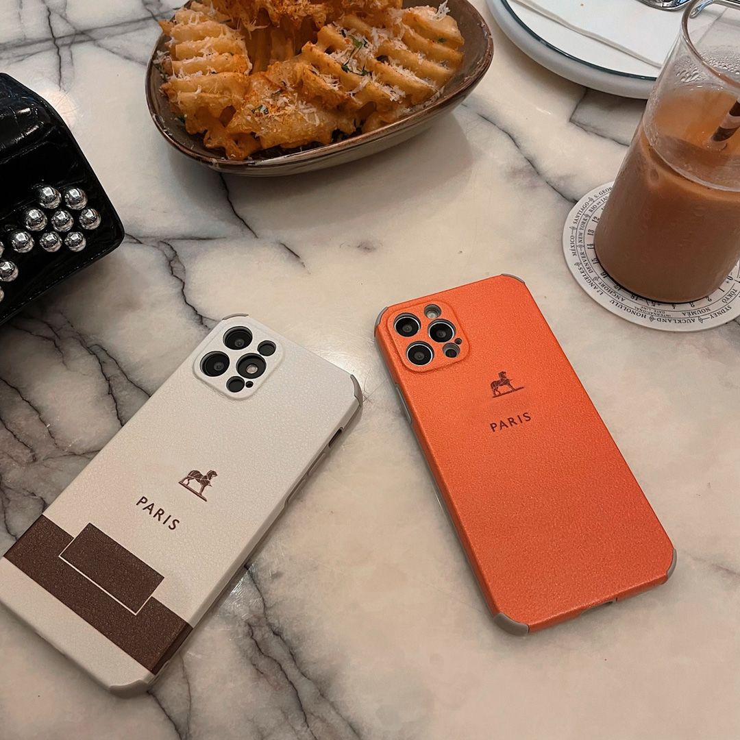 Luxury Designers cell phone protective cases TPU skin covering material fall proof full package for iPhone 13 Pro Max 12 11 x XR XS se with box, White
Luxury Designers cell phone protective cases TPU skin covering material fall proof full package for iPhone 13 Pro Max 12 11 x XR XS se with box, White