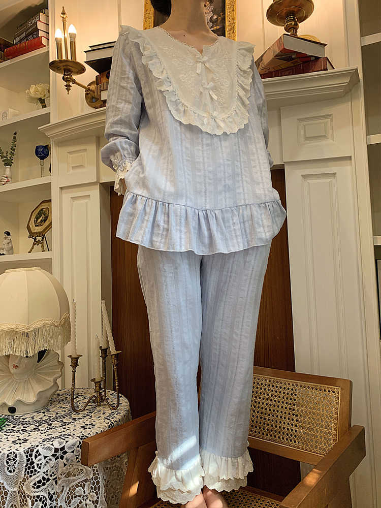 Women's Lolita Pajama Sets.Lace Embroidered Flowers Tops+Long Pants.Vintage Ladies Pyjamas Set.Victorian Sleepwear Loungewear 210924