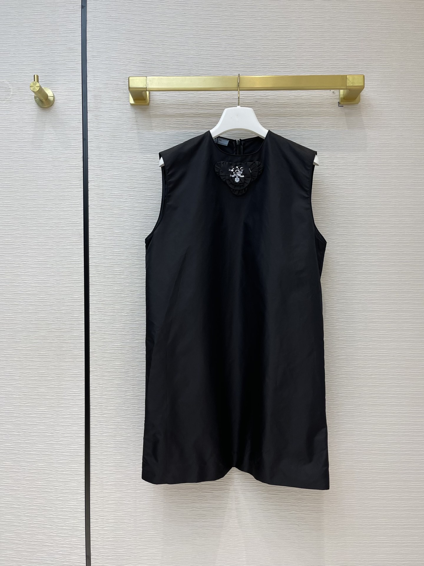 Milan Runway Dress 2021 O Neck Sleeveless Panelled Draped Designer Dress Brand Same Style Dress 0316-2, Black
Milan Runway Dress 2021 O Neck Sleeveless Panelled Draped Designer Dress Brand Same Style Dress 0316-2, Black