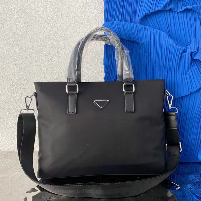 men Briefcase Designers handbag crossbody Bag high quality Briefcases office laptop handbags Large capacity computer bag business travel Essentials very nice, Black
men Briefcase Designers handbag crossbody Bag high quality Briefcases office laptop handbags Large capacity computer bag business travel Essentials very nice, Black