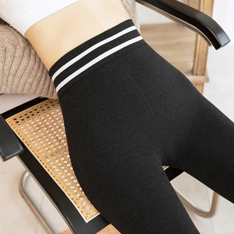 2021 new autumn and winter Plush Warm Cotton Yoga Pants with thin body and two bar integrated pants 260g, Medium gray yoga pan
2021 new autumn and winter Plush Warm Cotton Yoga Pants with thin body and two bar integrated pants 260g, Medium gray yoga pan