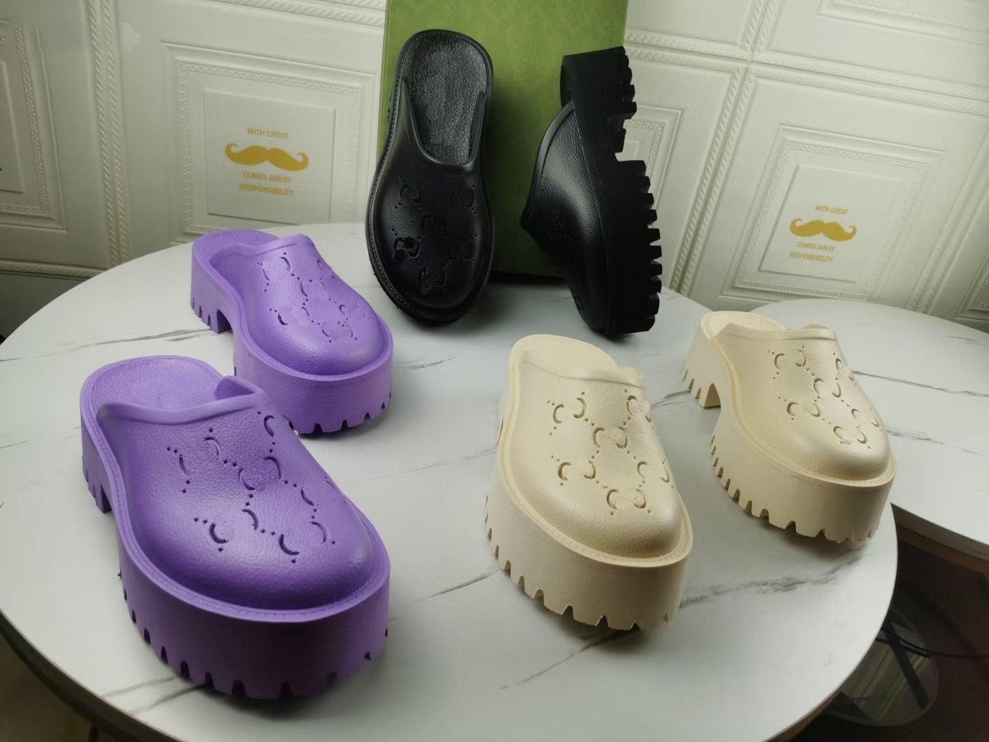 2021 designer jelly women's Mid Heel sandal slippers, made of transparent materials, fashionable, sexy and lovely, sunny beach woman shoes slippers size35-41, Purple
2021 designer jelly women's Mid Heel sandal slippers, made of transparent materials, fashionable, sexy and lovely, sunny beach woman shoes slippers size35-41, Purple