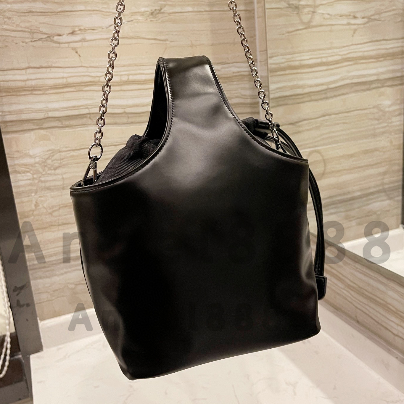 Luxury Designer Brand Senior Bucket Bags Fashion Shoulder Handbags Chains Phone Women Bag Wallet Metallic Cross body Totes Vegetable basket, Picture color with logo 17*17cm
Luxury Designer Brand Senior Bucket Bags Fashion Shoulder Handbags Chains Phone Women Bag Wallet Metallic Cross body Totes Vegetable basket, Picture color with logo 17*17cm