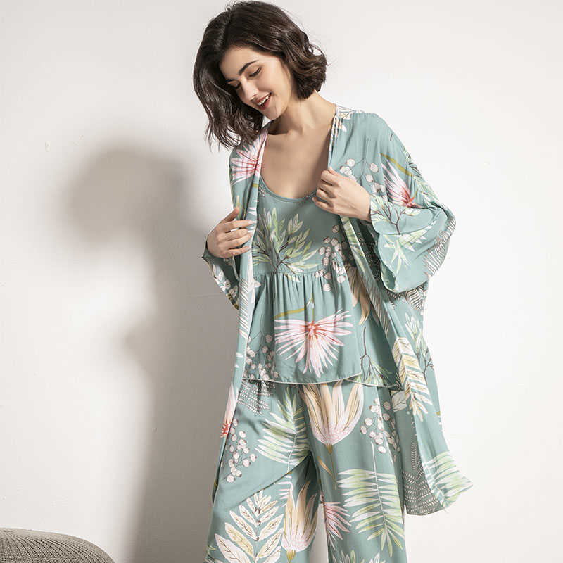 Cotton Viscose Ladies Three-piece Pajamas Set Women Spring and Autumn Comfortable Soft Home Suit Robes with Pants Pajamas Set 210924