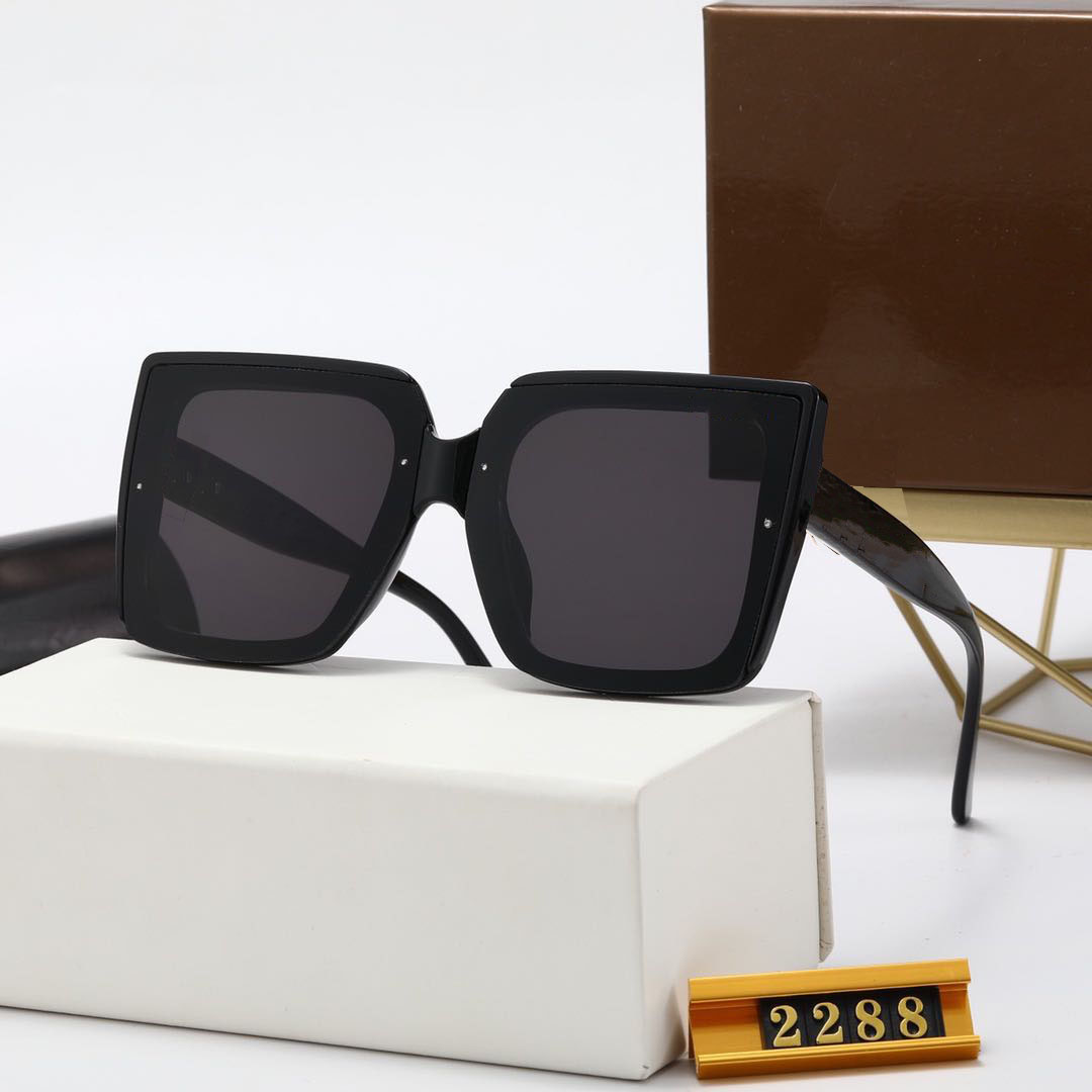 2021 Fashion Classic design Polarized Luxury Sunglasses For Men Women Pilot Sun Glasses UV400 Eyewear Metal Frame Polaroid Lens with box, White;black
2021 Fashion Classic design Polarized Luxury Sunglasses For Men Women Pilot Sun Glasses UV400 Eyewear Metal Frame Polaroid Lens with box, White;black