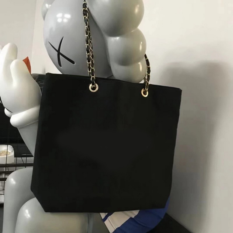 Classic Fashion Black chain canvas bag casual shoulder bag shopping bag for ladies collect luxury design items vip gift
Classic Fashion Black chain canvas bag casual shoulder bag shopping bag for ladies collect luxury design items vip gift