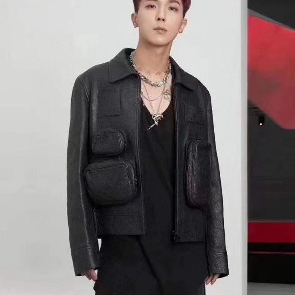 Top Quality Designers Luxury Mens/Womens Textile Multi Pocket Leather Clothing Jacquard Letter Dual Zippers Classic Print Baseball Streetwear Outwear Jacket, 4 colors
Top Quality Designers Luxury Mens/Womens Textile Multi Pocket Leather Clothing Jacquard Letter Dual Zippers Classic Print Baseball Streetwear Outwear Jacket, 4 colors