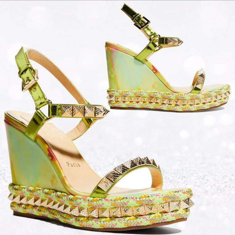 Luxury Spikes shoes Women Sandals reds bottoms high heels Pyraclou wedge flat open-toe genuine leather with studs lady platform slingback strap
Luxury Spikes shoes Women Sandals reds bottoms high heels Pyraclou wedge flat open-toe genuine leather with studs lady platform slingback strap