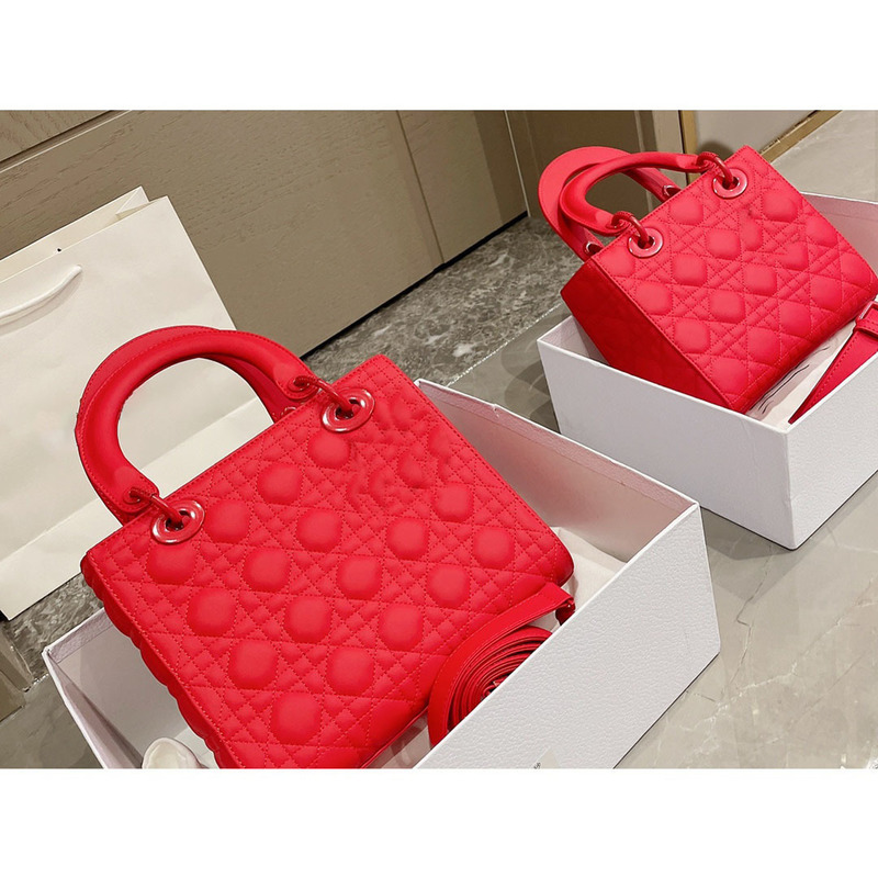 pieces of designer fashion bag coin purse old flower embossed classical chain shoulder bag lady purse belt bag free shipping 20.18cm0, Red
pieces of designer fashion bag coin purse old flower embossed classical chain shoulder bag lady purse belt bag free shipping 20.18cm0, Red