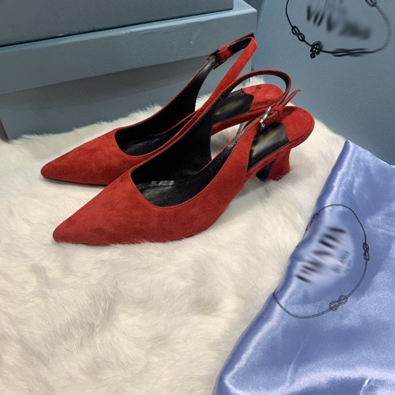 2021 Good Quality Fashion Women Luxurys Designers Shoes Designer Sandals Womens Luxury High Heels Sandal Dress Shoess With Box Size 35-41 -H381, Red
2021 Good Quality Fashion Women Luxurys Designers Shoes Designer Sandals Womens Luxury High Heels Sandal Dress Shoess With Box Size 35-41 -H381, Red