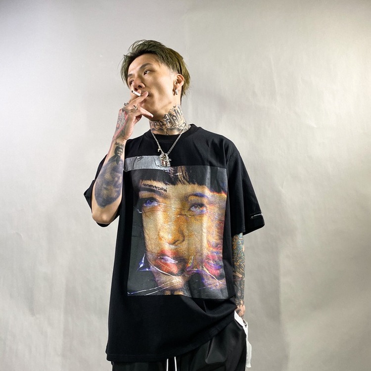 E-Baihui 2021 Character Portrait Print Short-sleeved T-shirt Men's Summer High Street Rock Personality Five-point Sleeve NF-NB21, White
E-Baihui 2021 Character Portrait Print Short-sleeved T-shirt Men's Summer High Street Rock Personality Five-point Sleeve NF-NB21, White