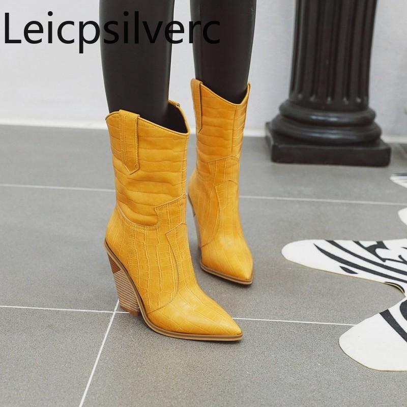 Boots Women's The Winter Fashion Pointed Wedge High Heel Short Shoes Plus Size 34-48 Height 10cm Black
Boots Women's The Winter Fashion Pointed Wedge High Heel Short Shoes Plus Size 34-48 Height 10cm Black