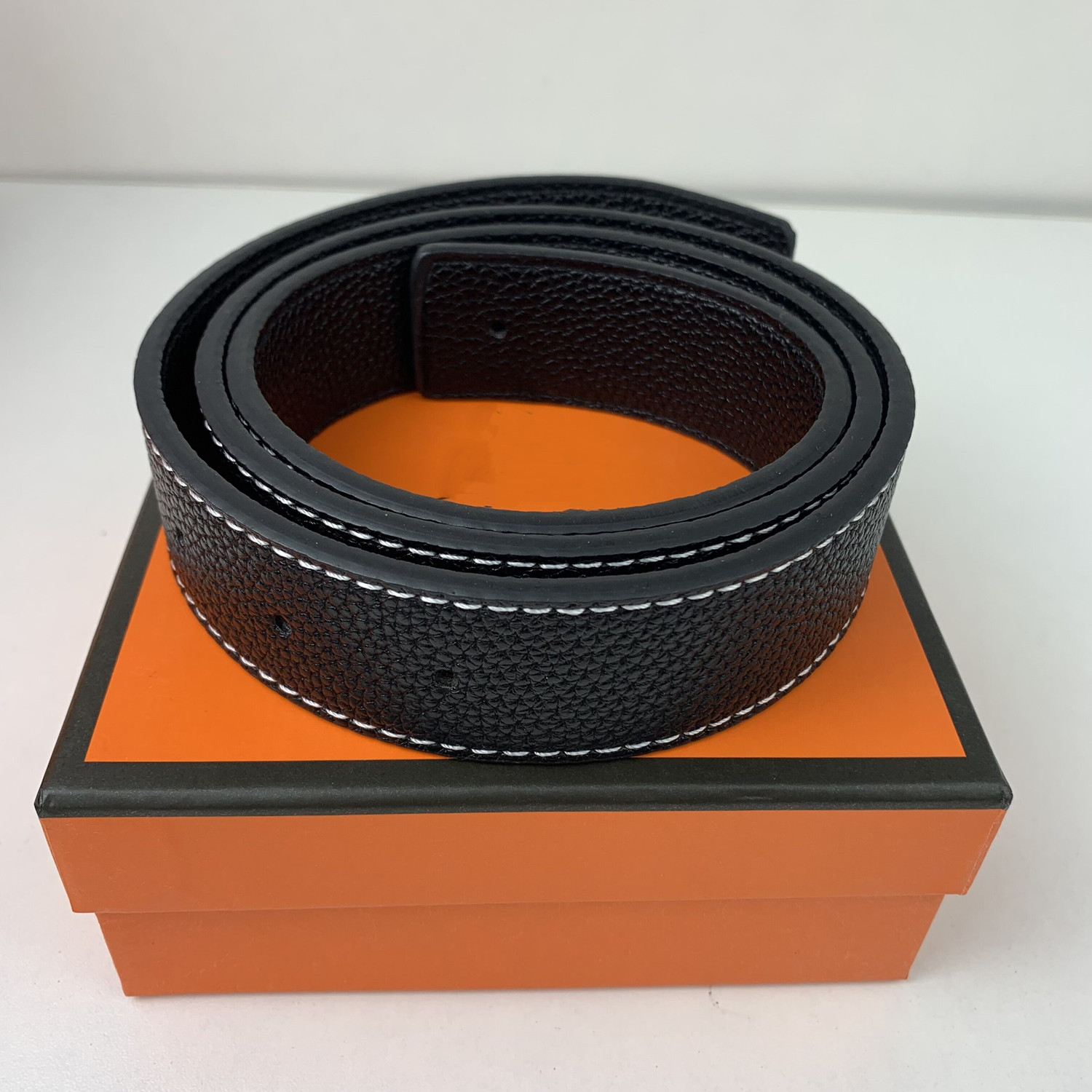 Men's And Women's Belt Buckle Gift Box Set Fashion Big Buckle Genuine Leather Belt Designer Men Women High Quality Mens Belts, With gift box
Men's And Women's Belt Buckle Gift Box Set Fashion Big Buckle Genuine Leather Belt Designer Men Women High Quality Mens Belts, With gift box