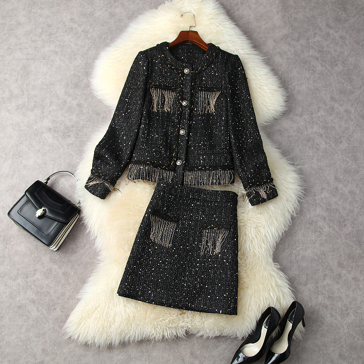 European and American women's clothing winter 2022 new Long-sleeved beaded fringed coat skirts fashion Sequined tweed suit, Black
European and American women's clothing winter 2022 new Long-sleeved beaded fringed coat skirts fashion Sequined tweed suit, Black