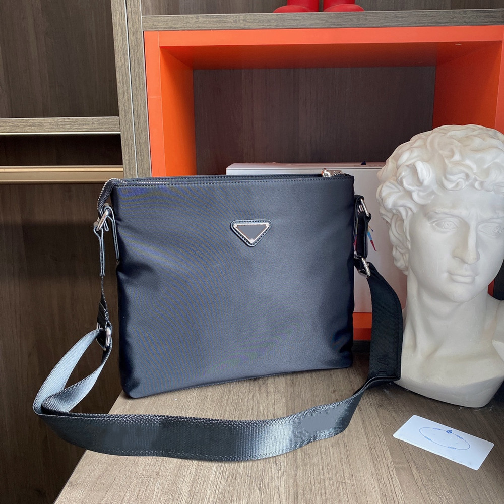 Designer Men's Nylon Briefcases Black Shoulder Bags Crossbody Messenger Bag Fashion Business Briefcase Triangle 2-pic Purses High Quality
Designer Men's Nylon Briefcases Black Shoulder Bags Crossbody Messenger Bag Fashion Business Briefcase Triangle 2-pic Purses High Quality