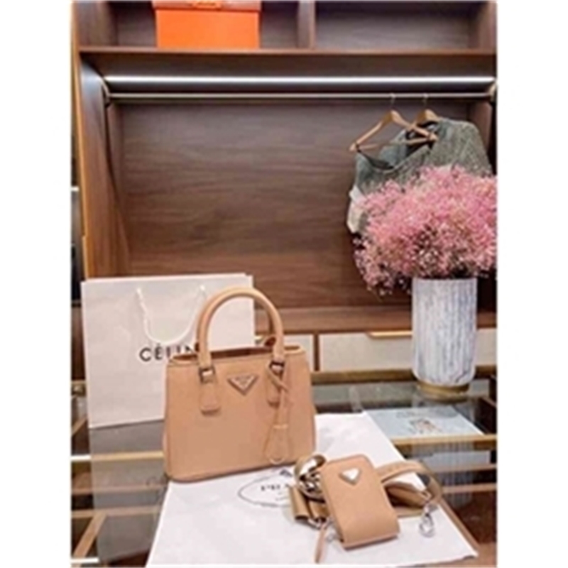 Designer Luxury Handbag 06 Saffiano Leather Handbag Product Code: 1ba296_nzv_f0009_v_v41 Free Gift Box
Designer Luxury Handbag 06 Saffiano Leather Handbag Product Code: 1ba296_nzv_f0009_v_v41 Free Gift Box