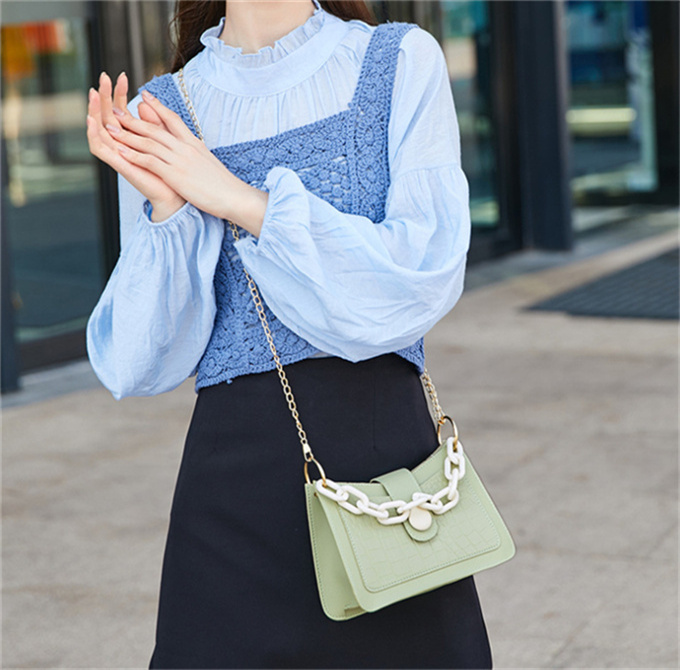 designers duffel bags 45cm 55cm luxury large capacity travel sale women men genuine leather shoulder fashion bag carry rivets with lock head
designers duffel bags 45cm 55cm luxury large capacity travel sale women men genuine leather shoulder fashion bag carry rivets with lock head