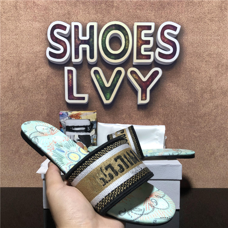 Top Quality Men's Women's Rubber Designer Slipper Sandals Shoes Slide Summer Beach Outdoor Cool Slippers Fashion Slides Wide Flat Flip Flops With Box Size EUR36-EUR45, Color9
Top Quality Men's Women's Rubber Designer Slipper Sandals Shoes Slide Summer Beach Outdoor Cool Slippers Fashion Slides Wide Flat Flip Flops With Box Size EUR36-EUR45, Color9