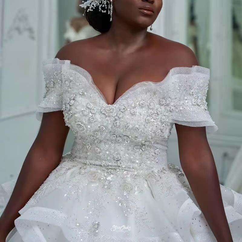 Plus Size Off Shoulder Wedding Dress Luxury Shiny Crystal Beaded A Line Tiered Bridal Gown Crost Back Marriage Gowns Robe de mariée