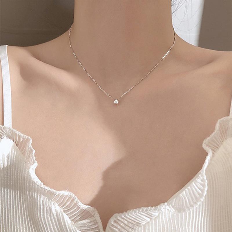 Pendant Necklaces Trendy Latest Shiny Crystal Necklace Women Short Chain Fashion Brief Clavicle Jewelry
Pendant Necklaces Trendy Latest Shiny Crystal Necklace Women Short Chain Fashion Brief Clavicle Jewelry